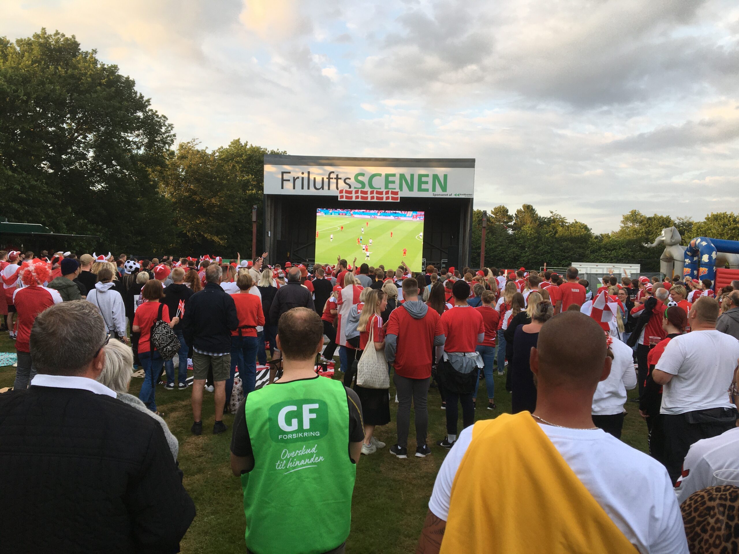 Forventet femcifret overskud: Fodbold på storskærm var en succes